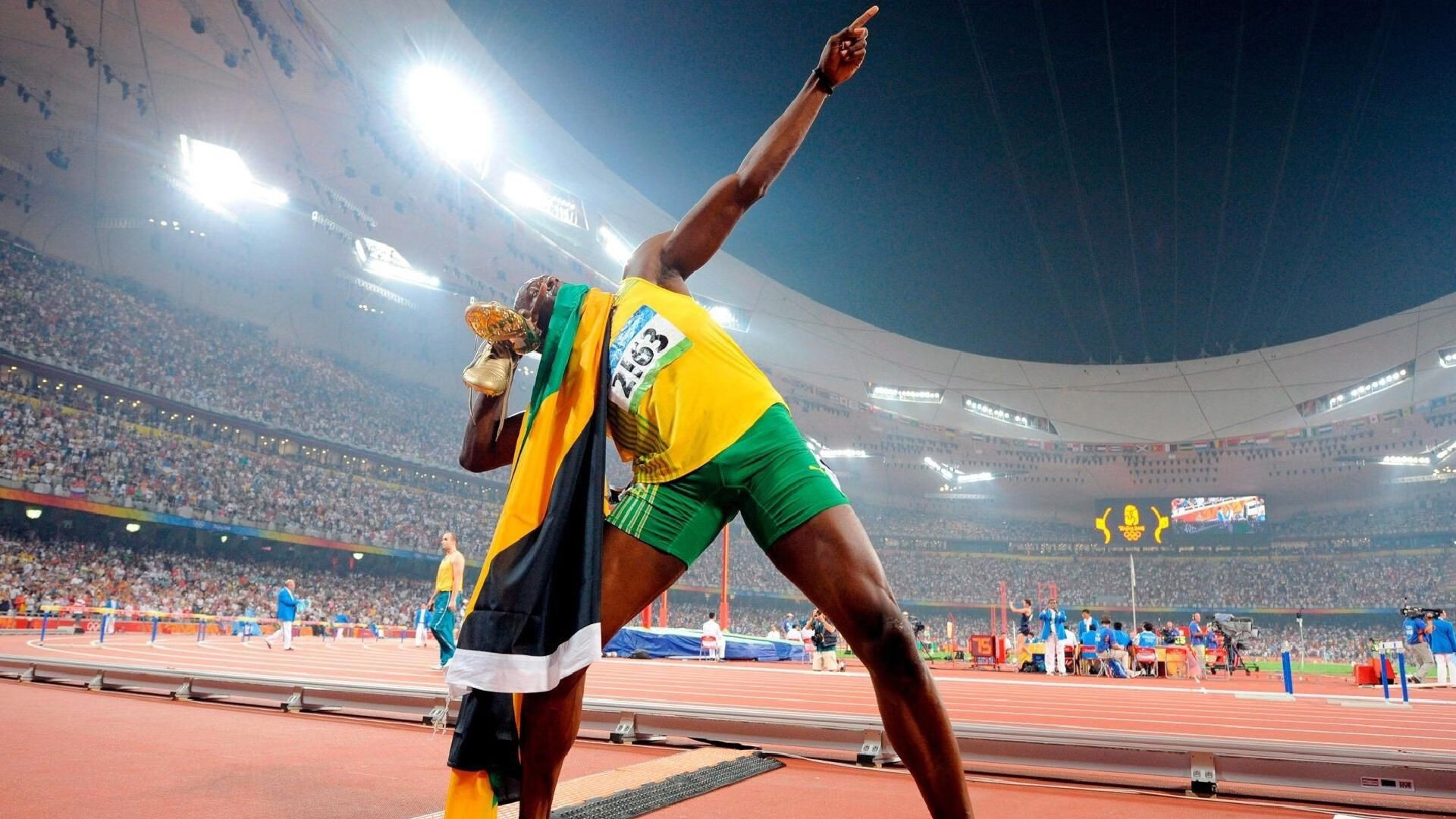 当慕尼黑终场哨响，明尼苏达的篮球已划过夜空