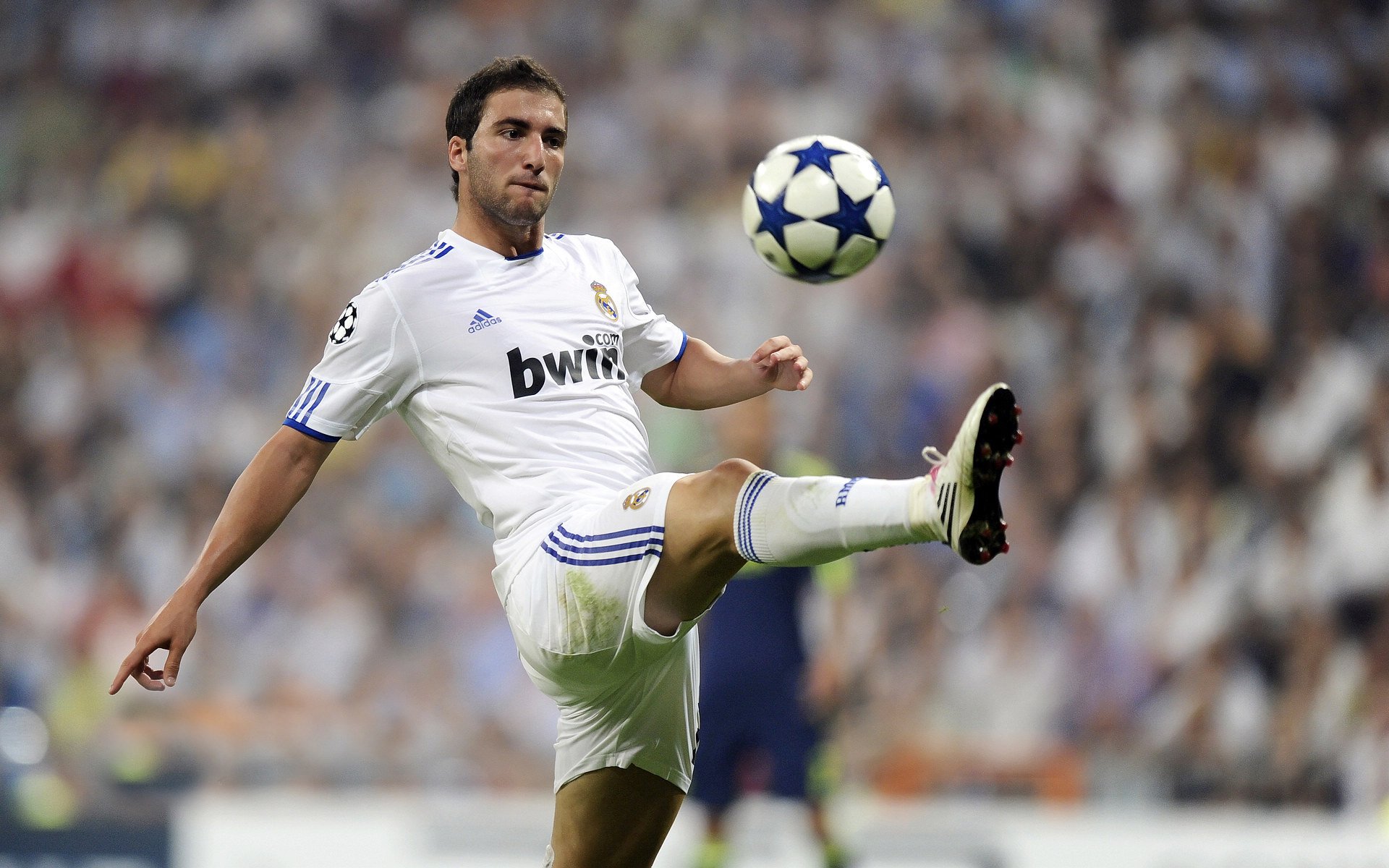 欧冠半决赛焦点战，篮网斩落新疆队